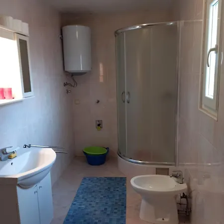 Mirjana בית הארחה טרוגיר